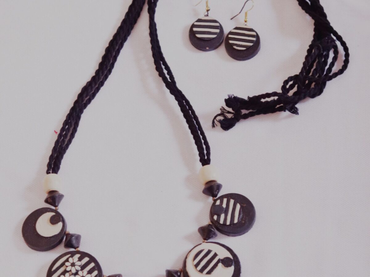 Phool-Mala Handmade necklace with Ear-ring - Goyna Kotha